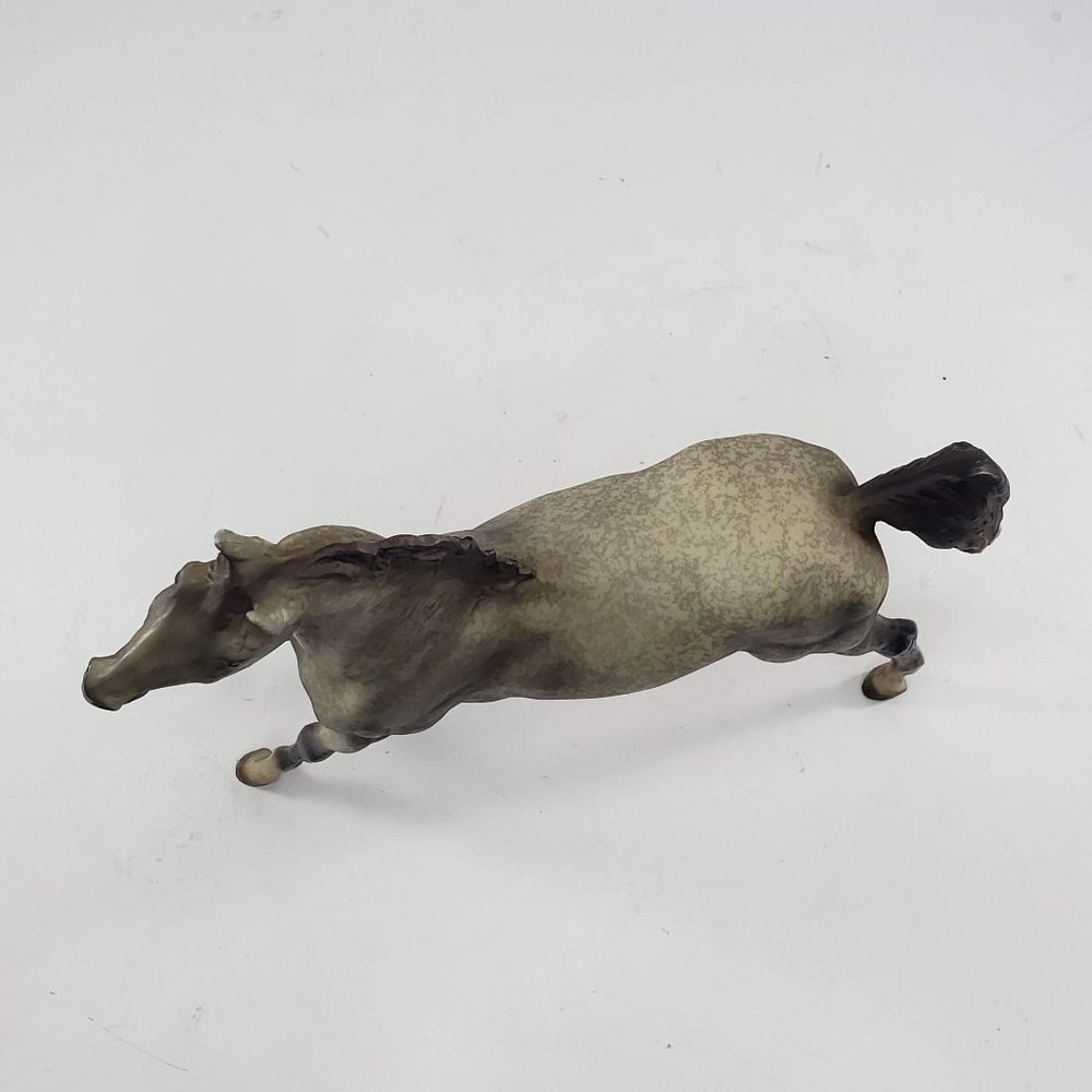 Breyer Horse Classic Hugo Saddle Club Eventing Dapple Grey Black Beauty #61105 - Picture 8 of 13
